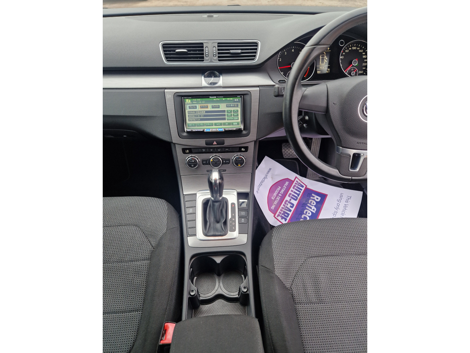 2013 Volkswagen Passat - image 20