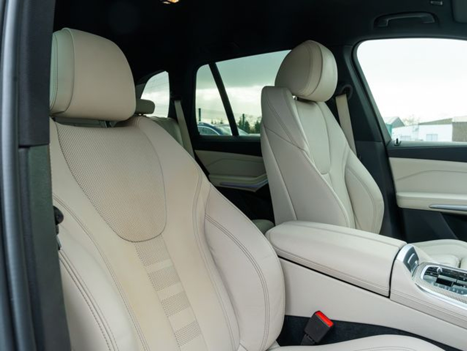 2022 BMW X5 - image 14