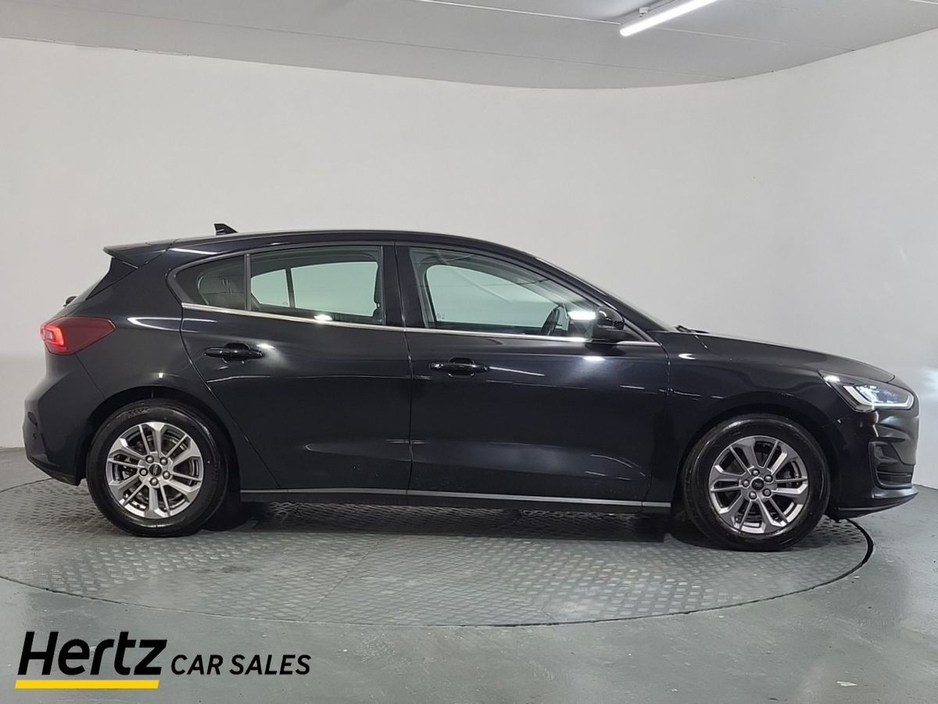 2023 Ford Focus - image 2