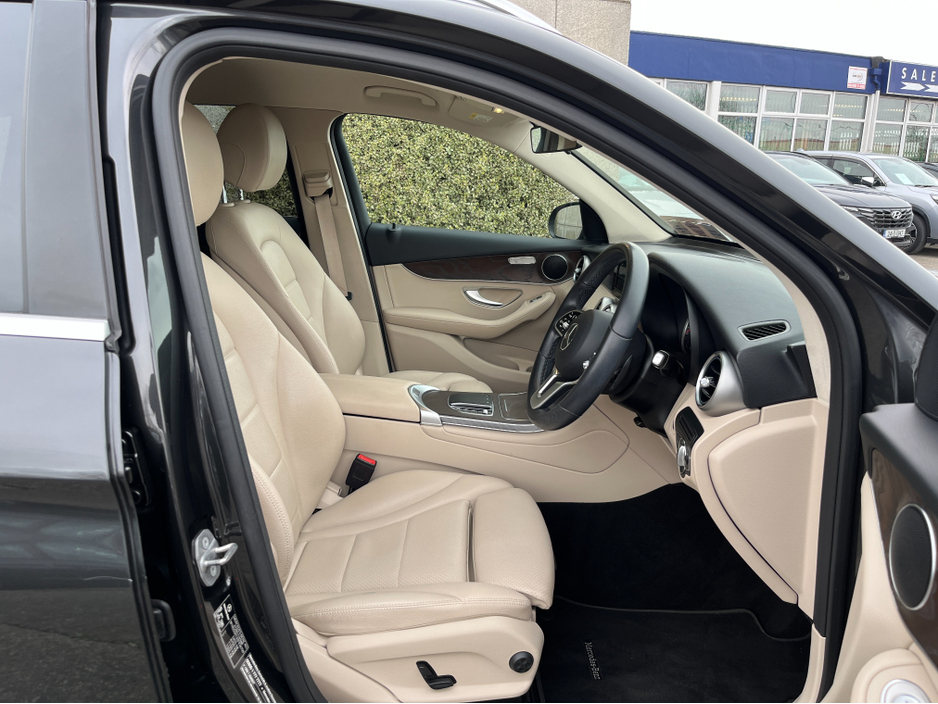 2021 Mercedes-Benz GLC Class - image 11