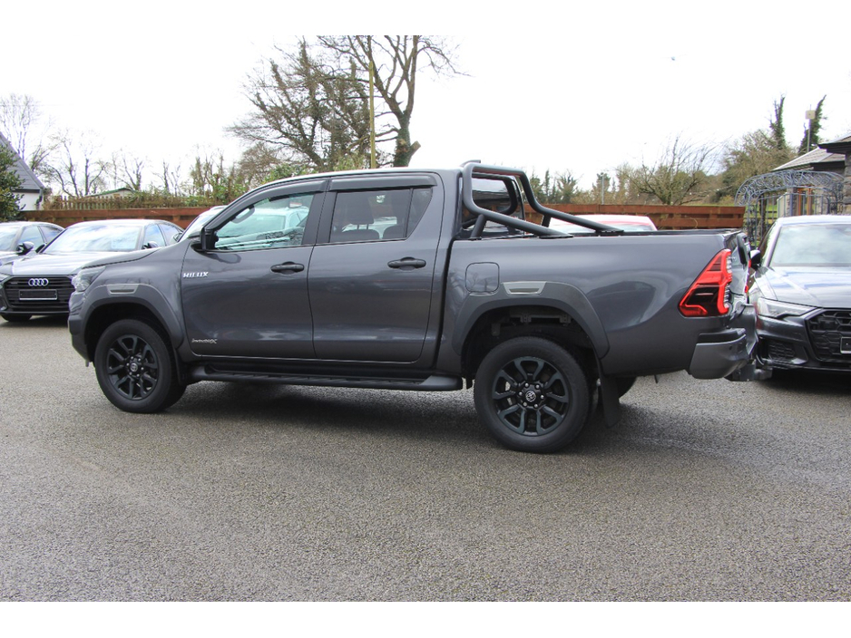 2023 Toyota Hilux - image 26