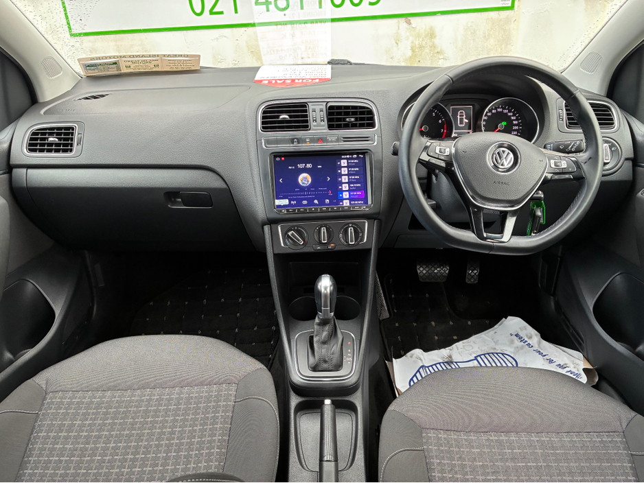 2014 Volkswagen Polo - image 6