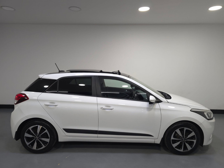2015 Hyundai i20  €10,950