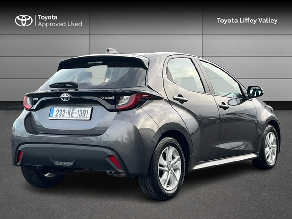 2023 Toyota Yaris YARIS LUNA HYBRID €23,950