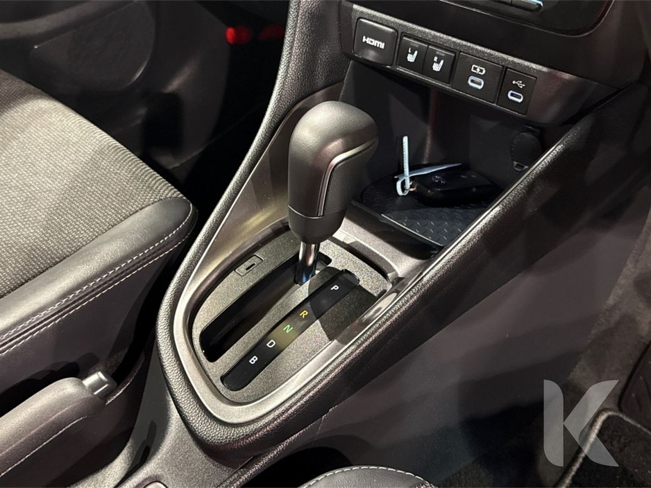 2024 Toyota Yaris - image 17