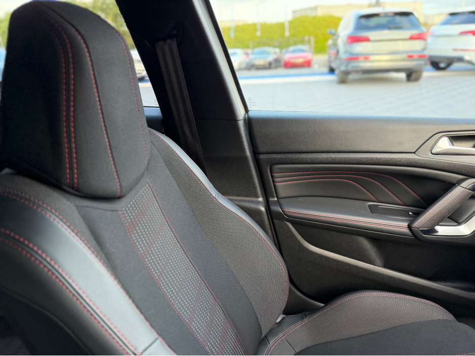 2019 Peugeot 308 - image 25