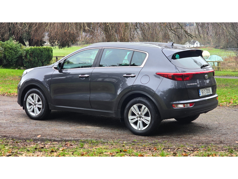 2016 Kia Sportage - image 8