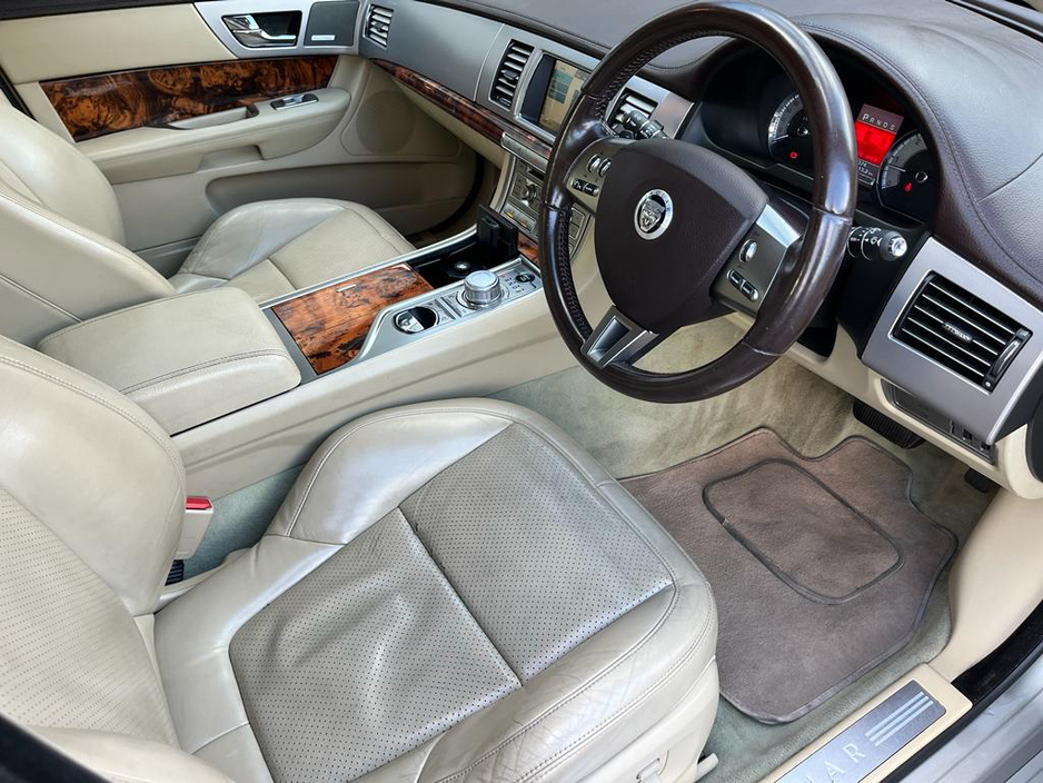 2010 Jaguar XF 3.0 DIESEL LUXURY   AUTO NEW  NCT JAN 27 SPOTLESS THROUGHOUT  TRADE-IN TAKEN €6,995