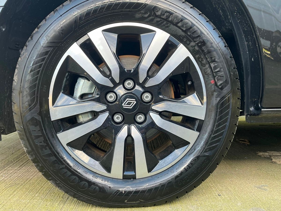 2026 Renault Trafic - image 4