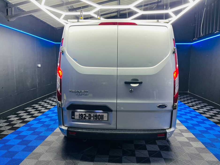 2019 Ford Transit - image 10
