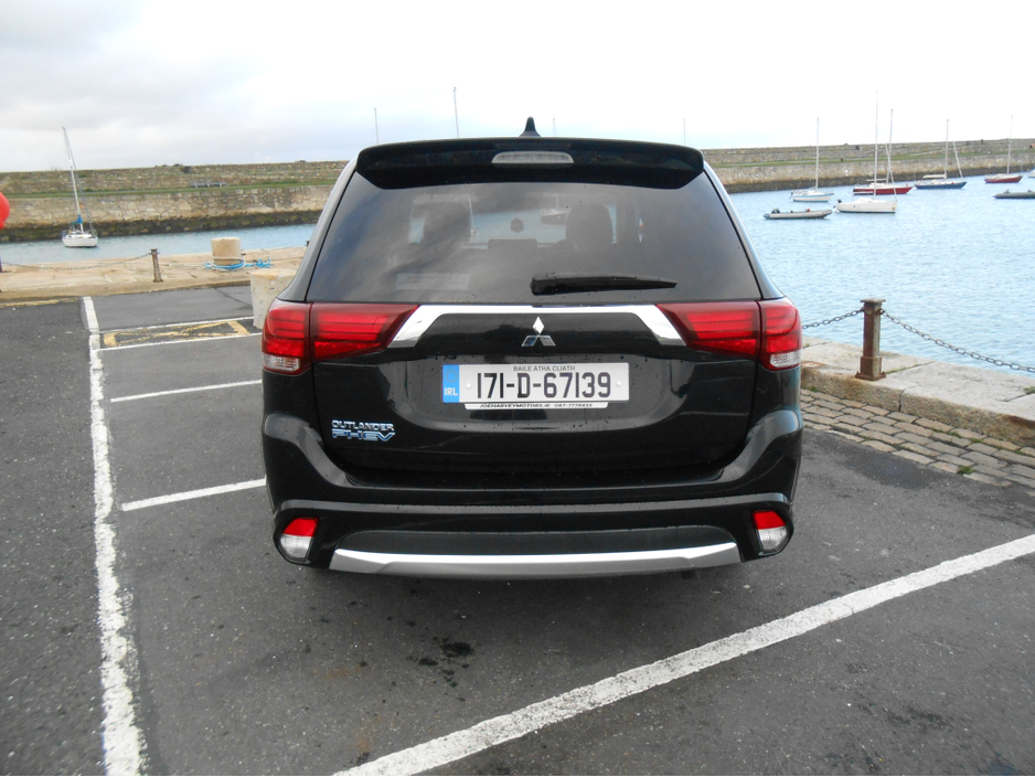 2017 Mitsubishi Outlander PHEV Intense €18,995