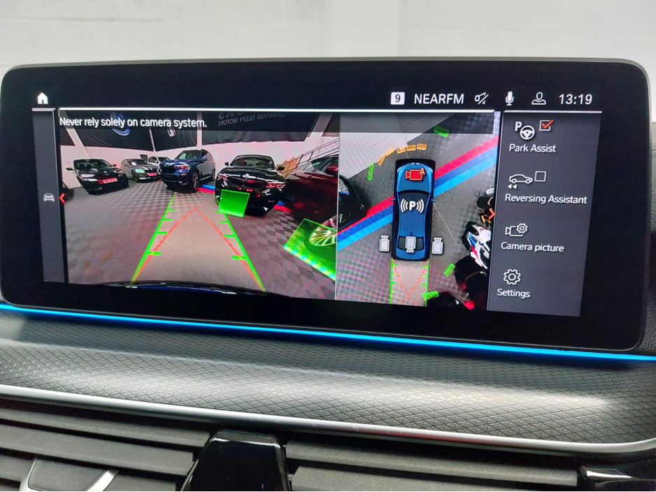 2020 BMW 5 Series - image 30