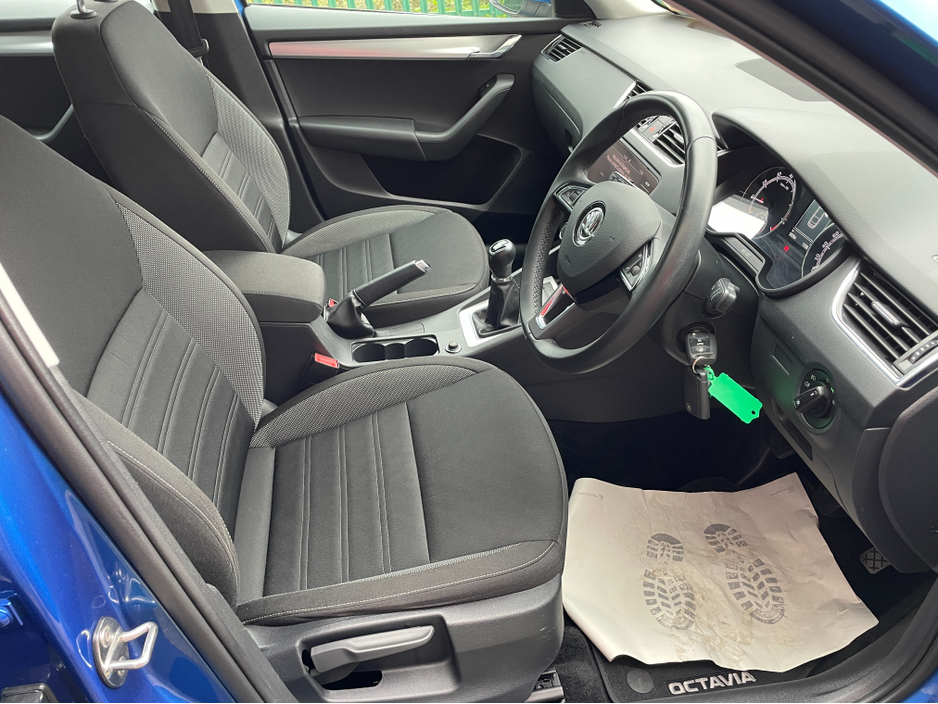 2017 Skoda Octavia - image 8