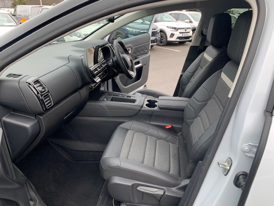 2025 Citroen C5 Aircross - image 13