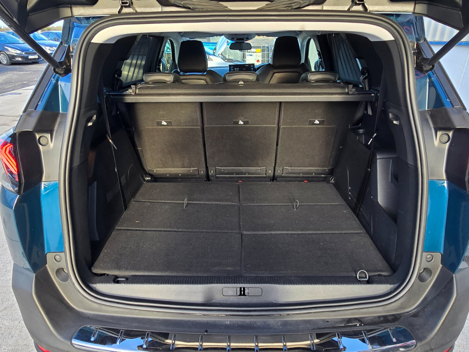 2022 Peugeot 5008 - image 19