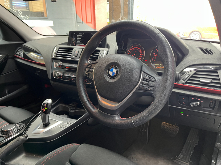 2015 BMW 1 Series - image 9