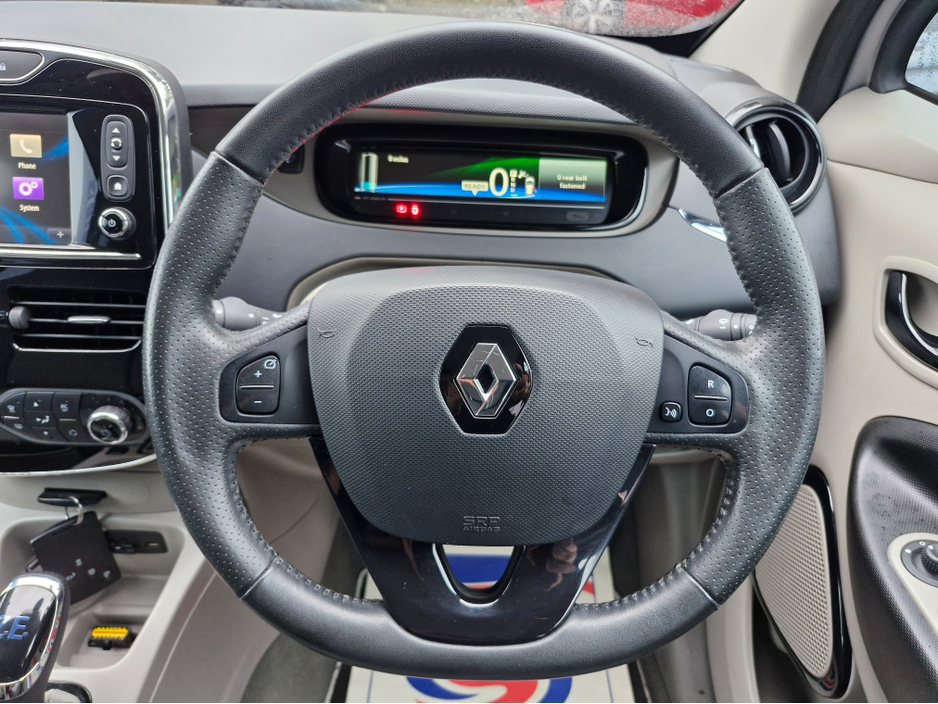 2015 Renault Zoe DYNAMIQUE INTENSE AUTOMATIC FULLY ELECTRIC NCT 02/27 *80KM RANGE* 2 KEYS/ SAT NAV/ TOUCH SCREEN MEDIA/ BLUETOOTH/ USB/ REVERSE CAMERA/ MULTI FUNCTION STEERING WHEEL/ HISTORY CHECKED €3,900