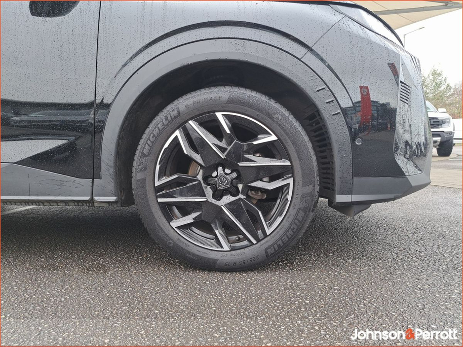 2025 Peugeot 3008 1.2 MHEV 145bhp eDCS6 Allure €40,900