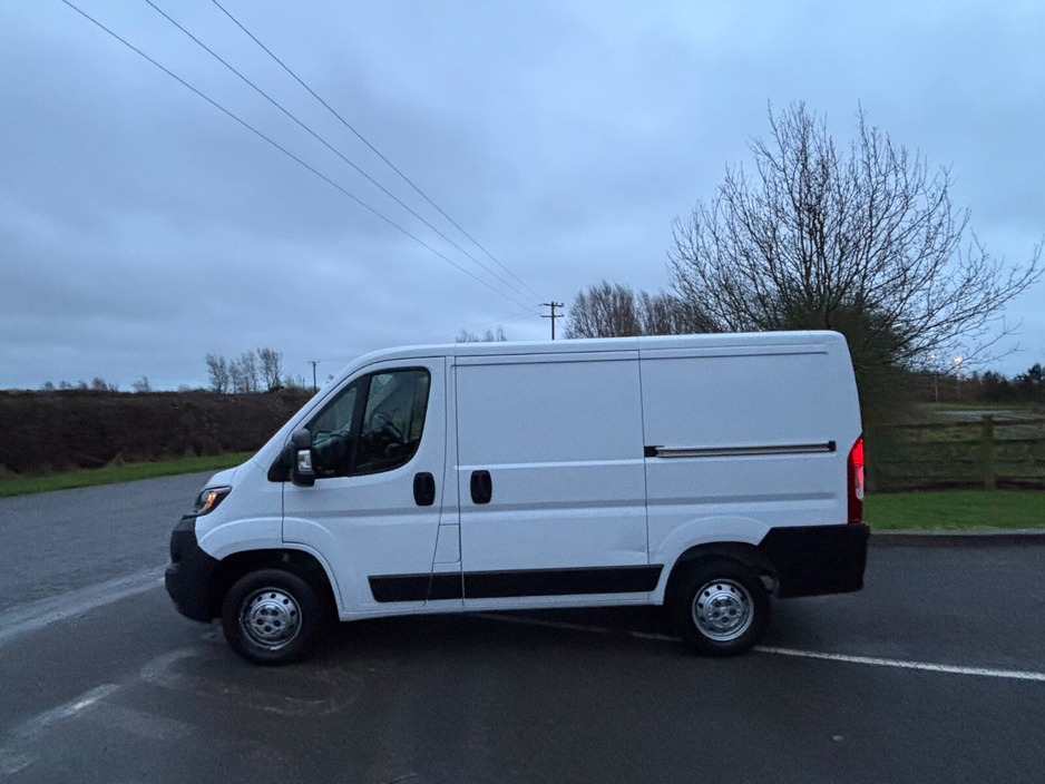 2023 Peugeot Boxer - image 3