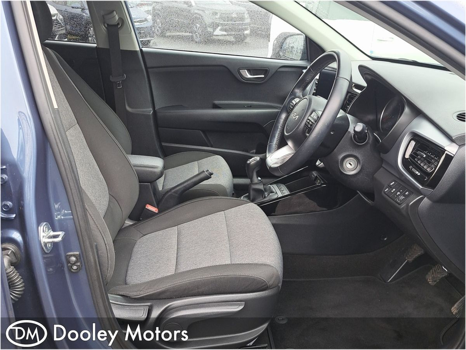 2024 Kia Stonic - image 11