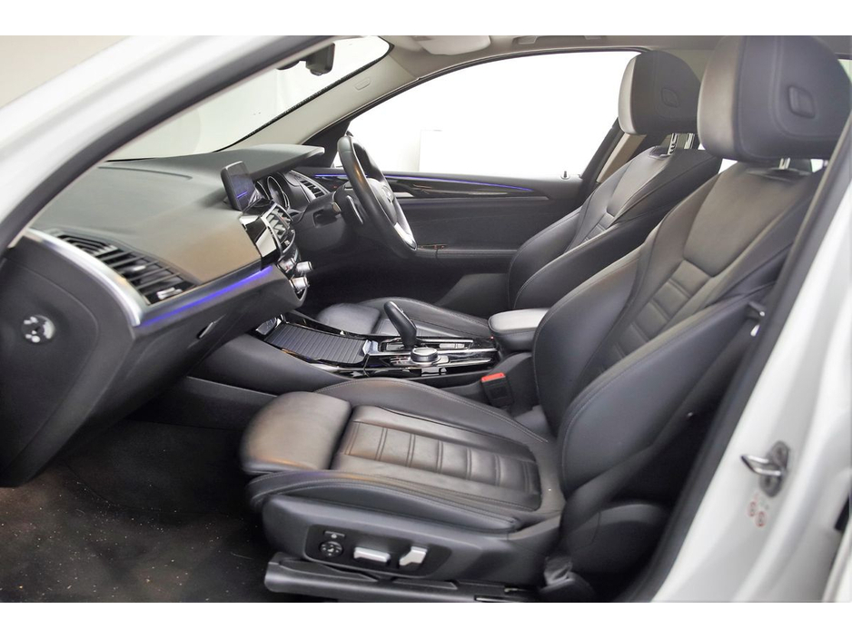 2020 BMW X3 - image 15