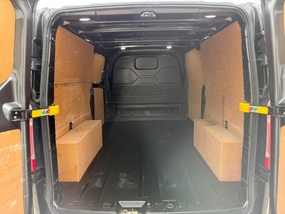 2021 Ford Transit Custom - image 18