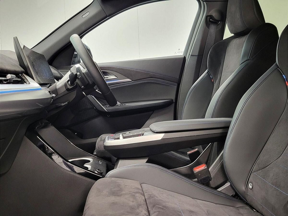 2025 BMW iX2 - image 7