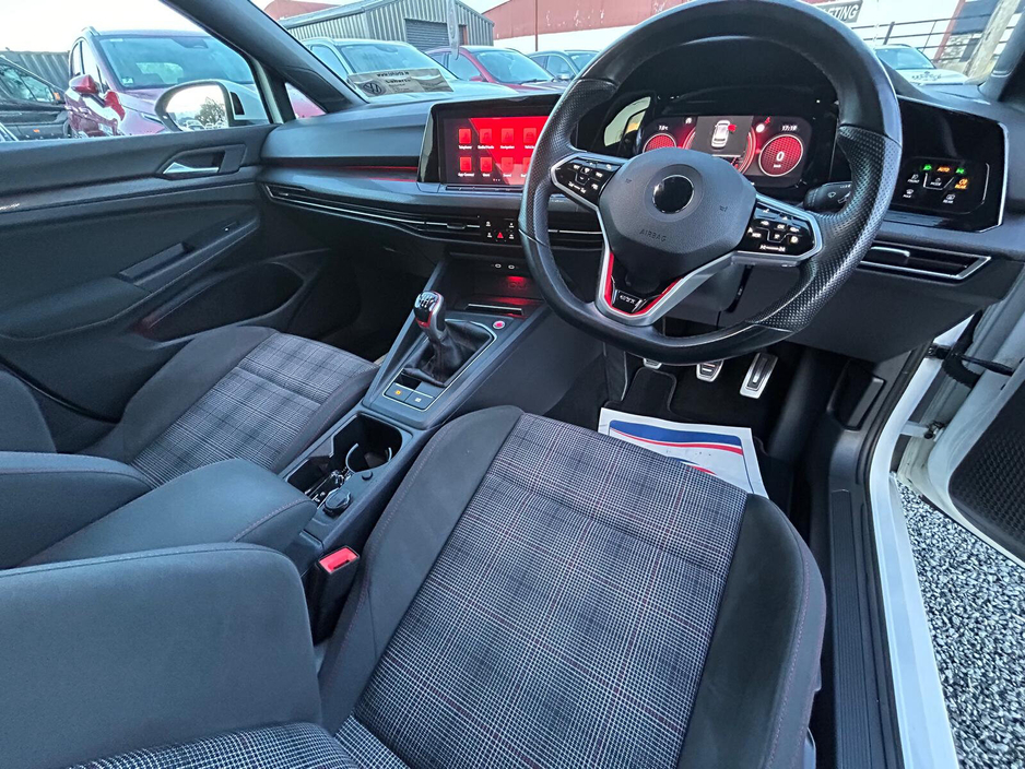 2021 Volkswagen Golf - image 18