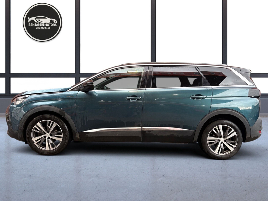 2018 Peugeot 5008 - image 5