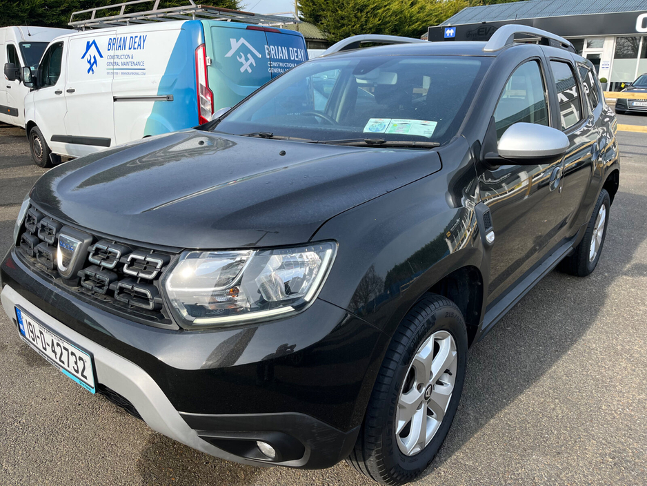 2019 Dacia Duster - image 2