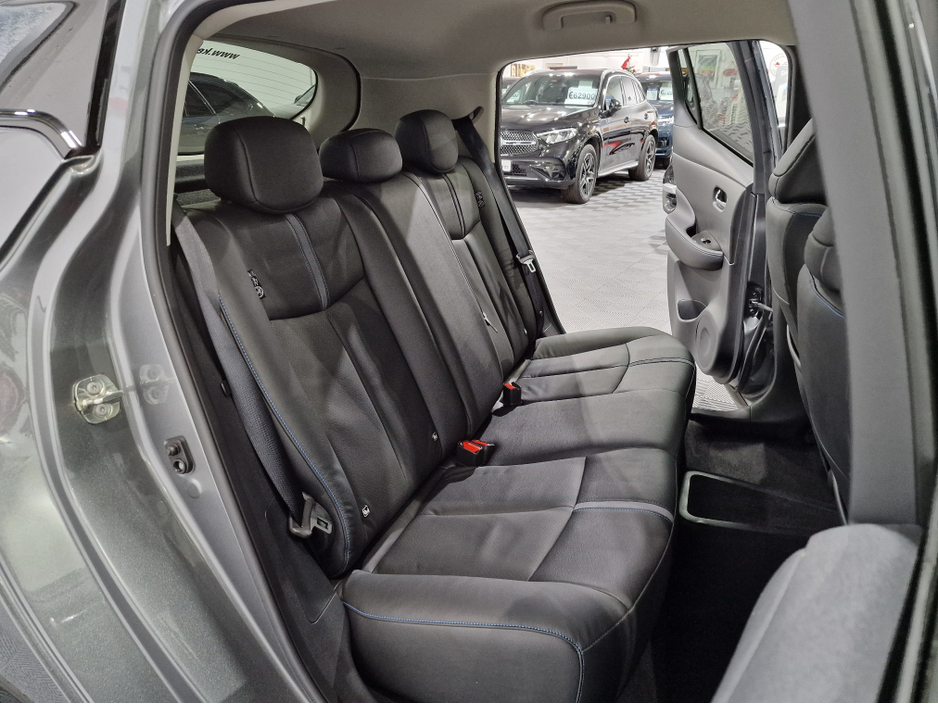 2024 Nissan Leaf - image 11