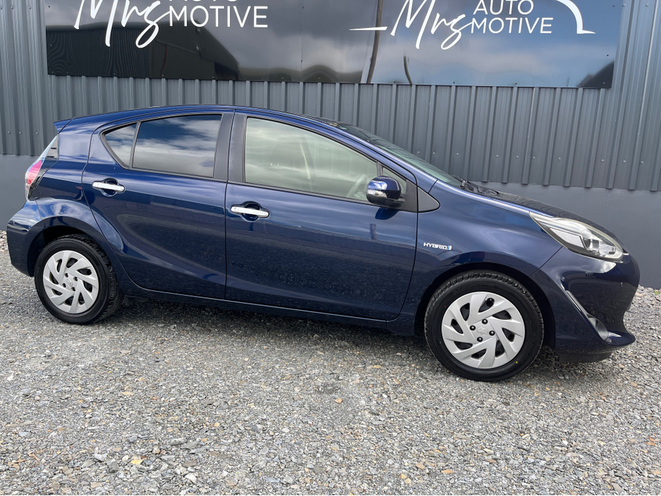 2019 Toyota Aqua - image 9