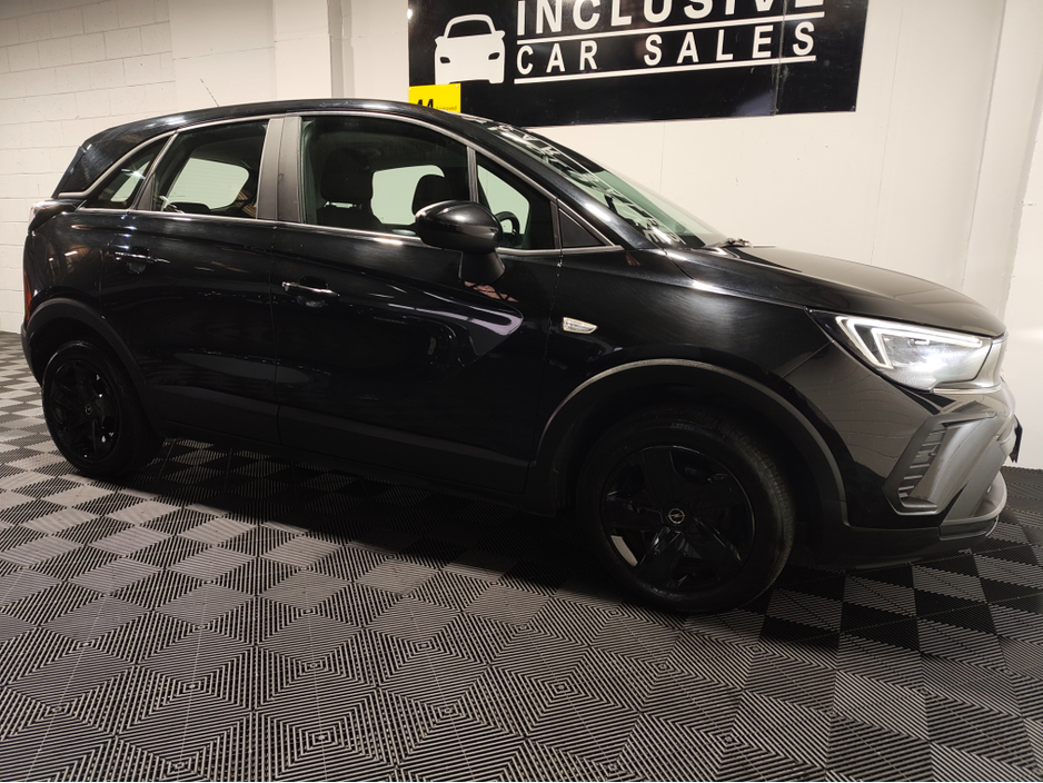 2023 Opel Crossland X - image 9