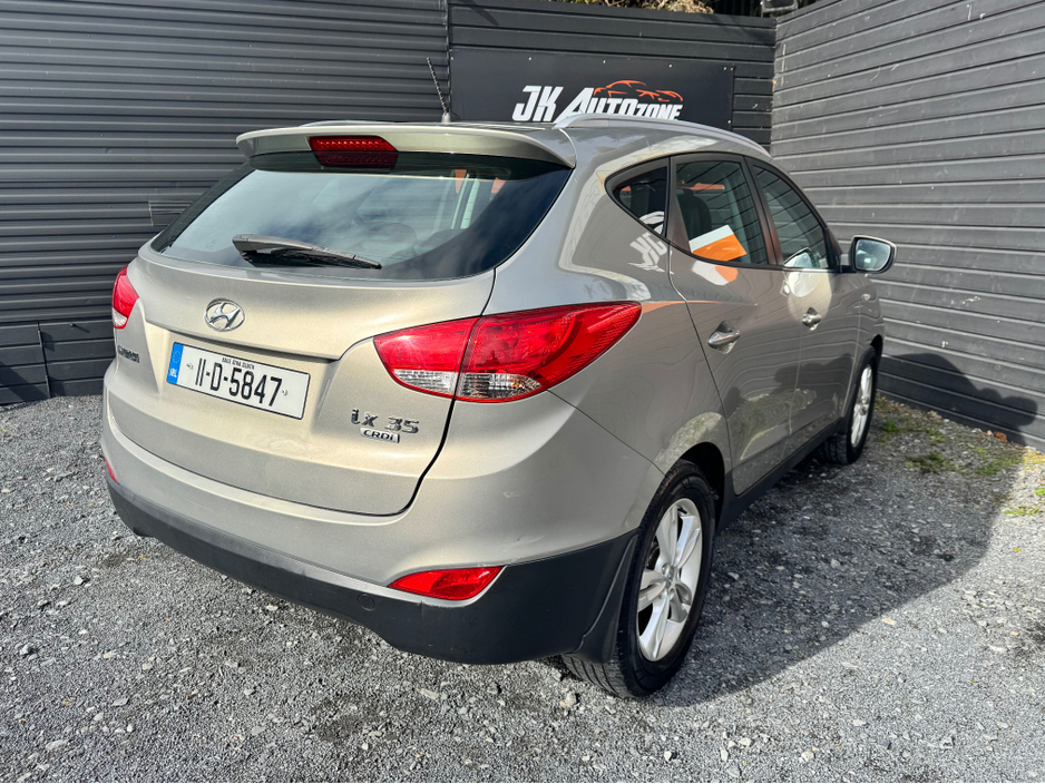 2011 Hyundai ix35 - image 4
