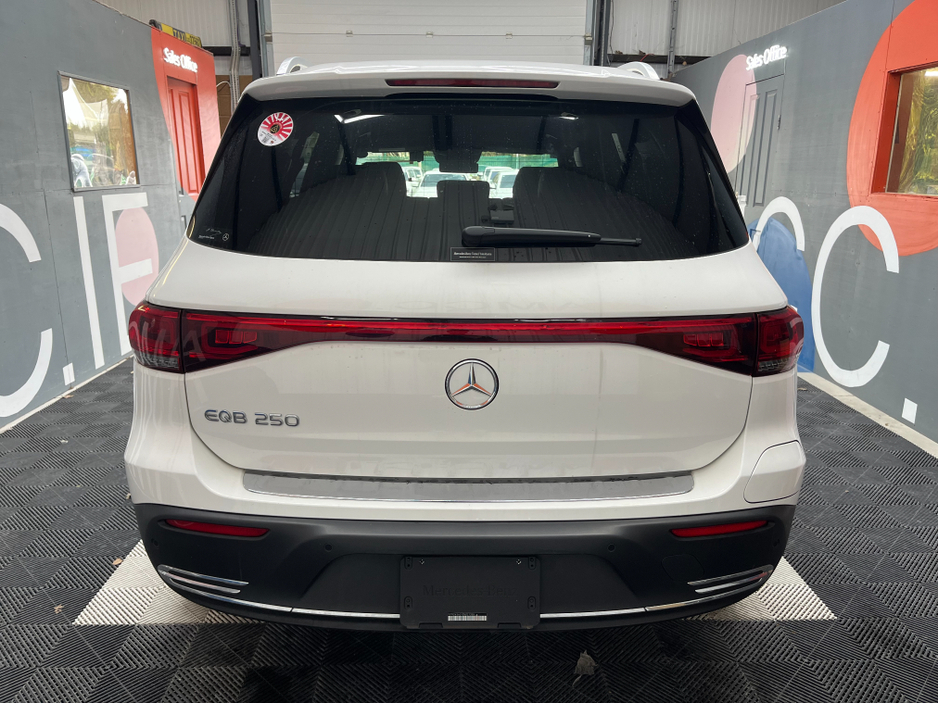 2023 Mercedes-Benz EQB - image 3
