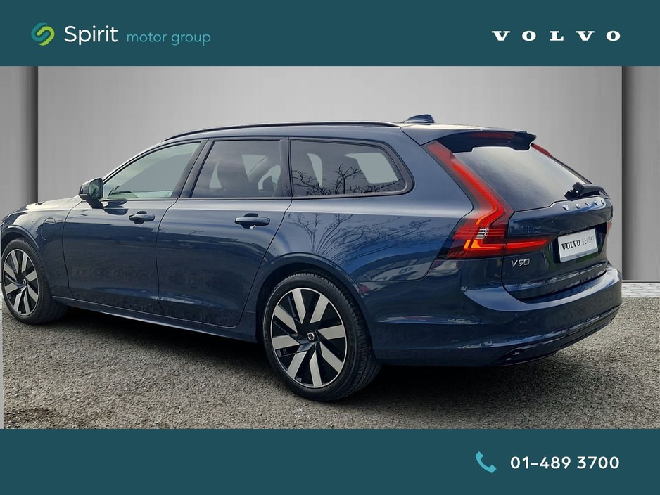 2026 Volvo V90 - image 2