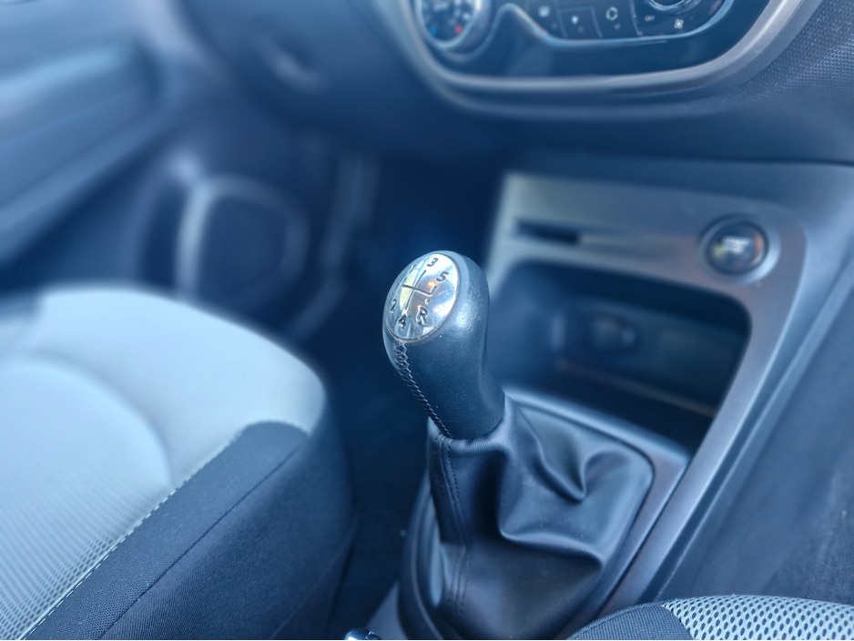 2015 Renault Captur - image 14