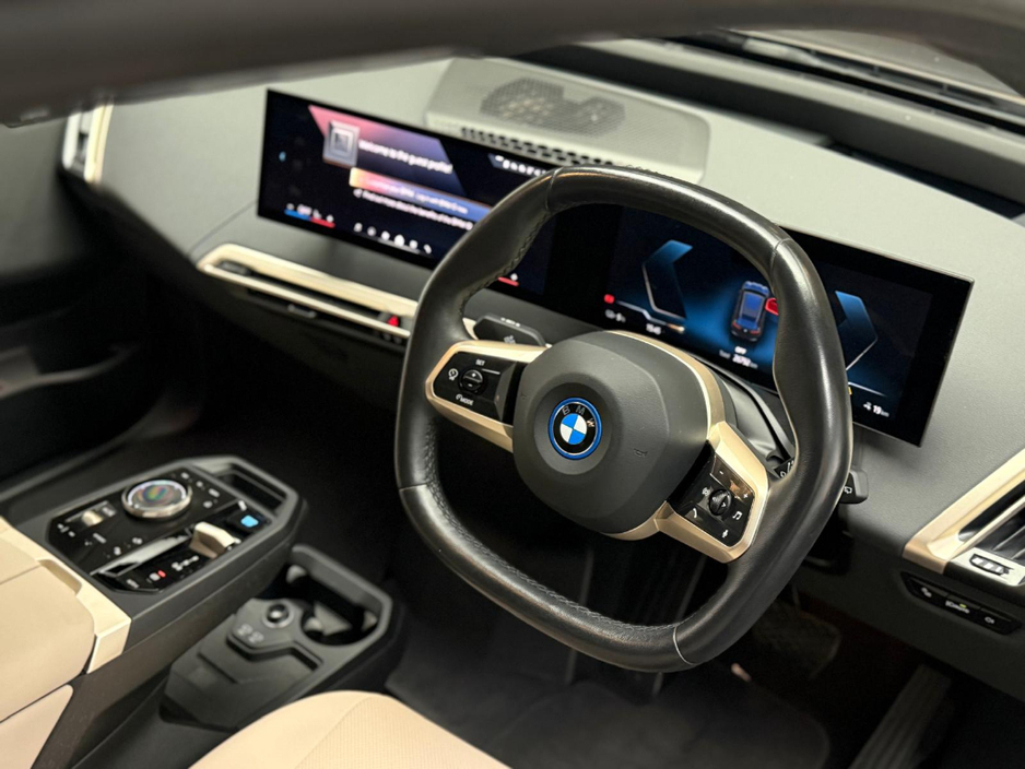2023 BMW iX - image 10