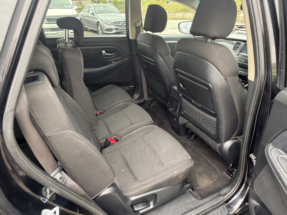2018 Kia Carens - image 11