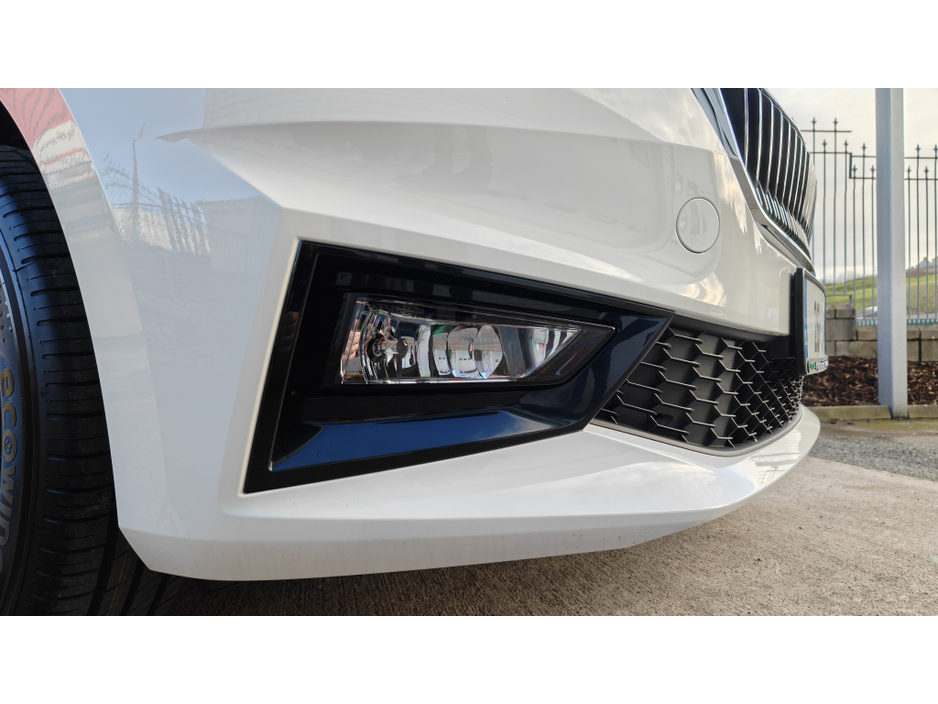 2026 Skoda Fabia ESSENCE 1.0 MPI 80 BHP- NEW CAR- DELIVERY MILEAGE- FACTORY WARRANTY- A/C-TECH PACK_ LEATHER S/WHEEL €23,950