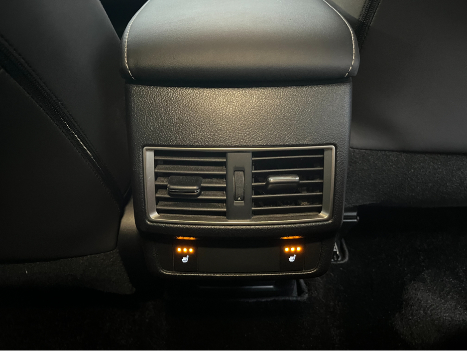 2019 Lexus NX 300 h - image 18