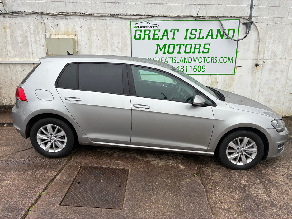 2016 Volkswagen Golf - image 3