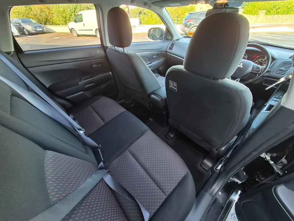 2017 Mitsubishi ASX - image 9