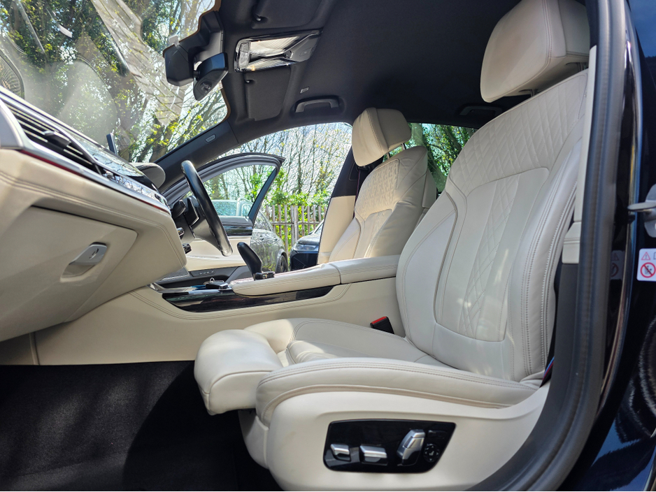 2022 BMW 7 Series - image 25