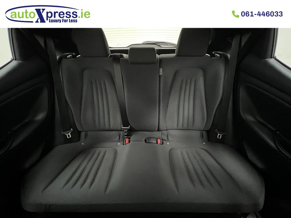 2022 Toyota Yaris - image 15