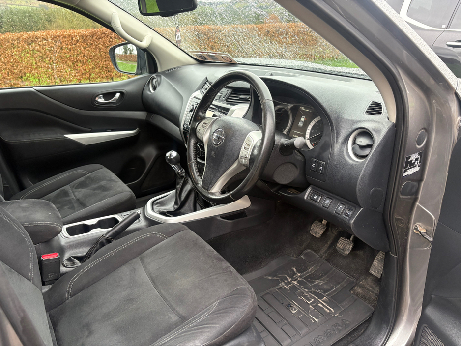 2018 Nissan Navara - image 10