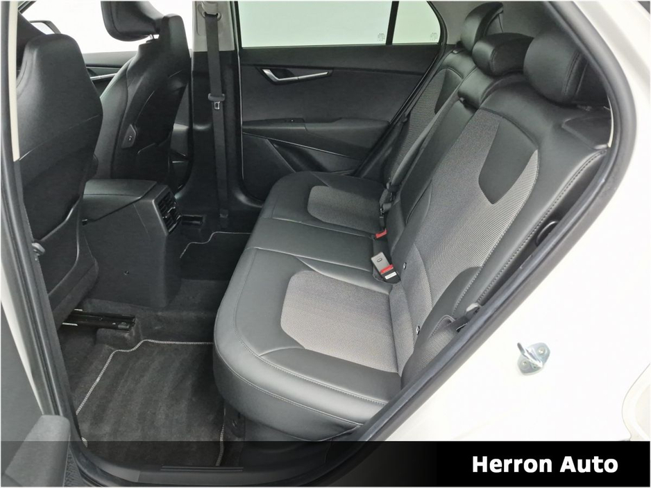 2023 Kia Niro - image 8