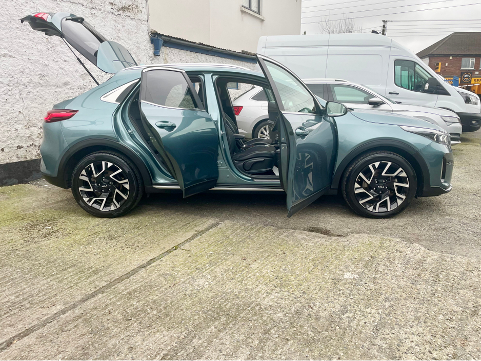 2023 Kia XCeed - image 5