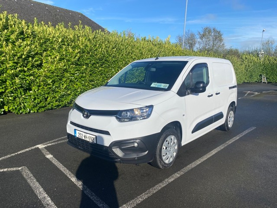 2025 Toyota Proace City SWB GX 100HP 650KGS €26,950