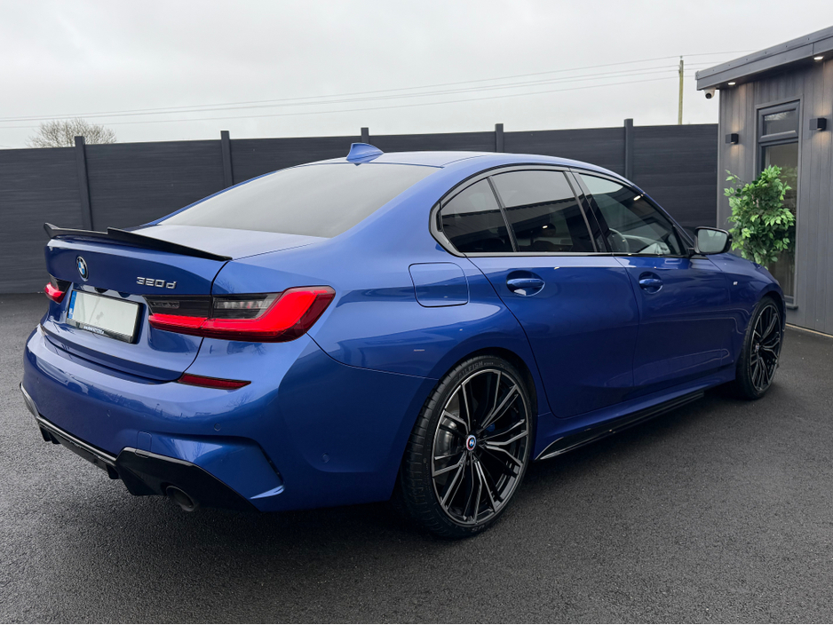 2020 BMW 3 Series - image 10